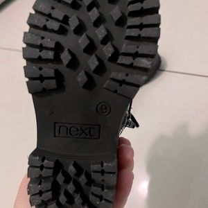 Cute kids shoes… Use couple time